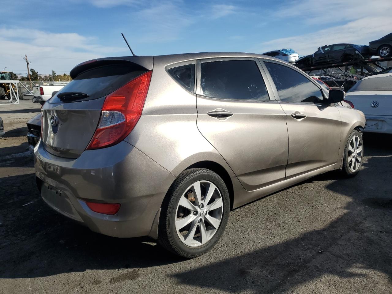 2013 Hyundai Accent - Image 3