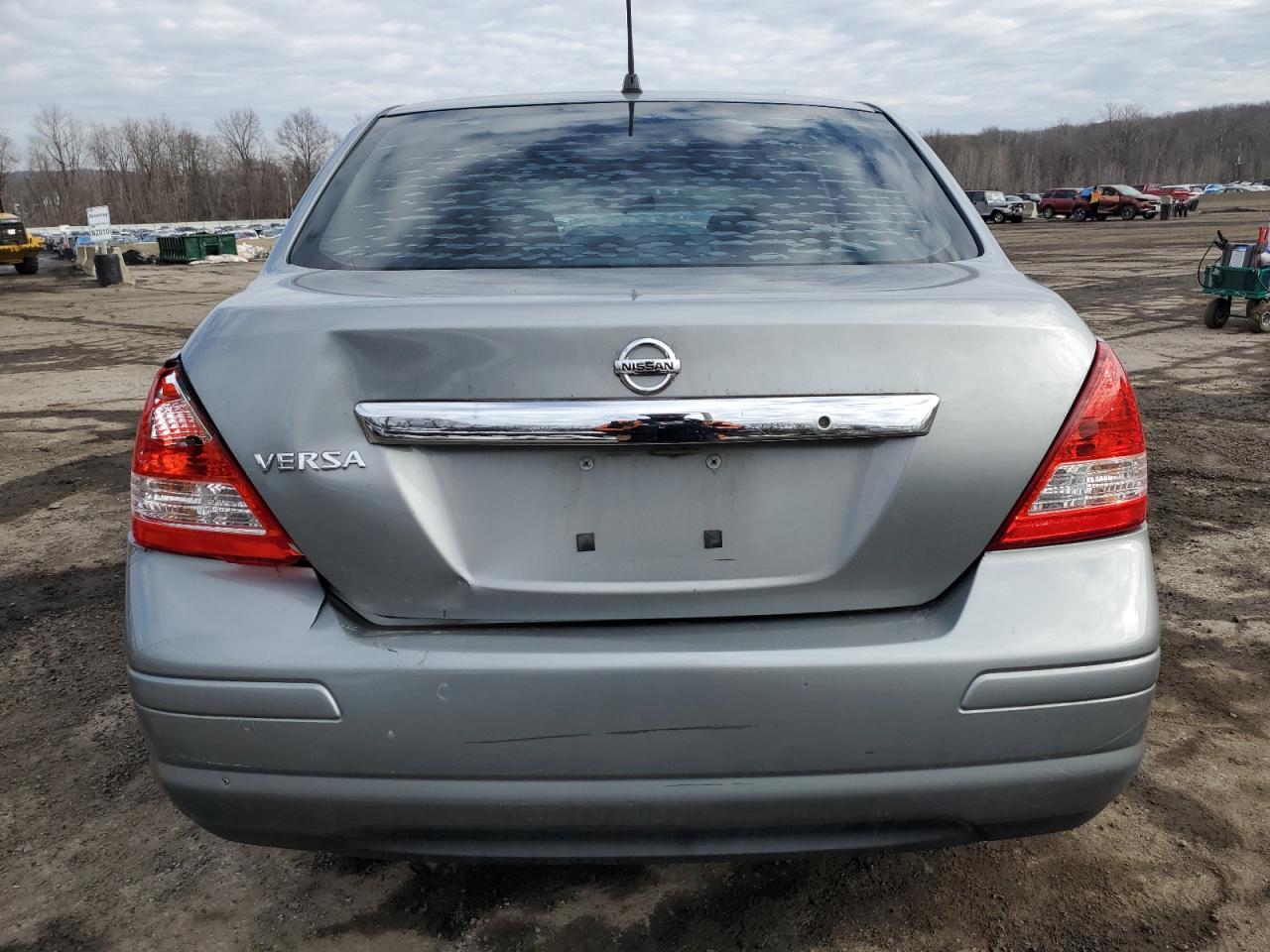 2010 Nissan Versa - Image 6