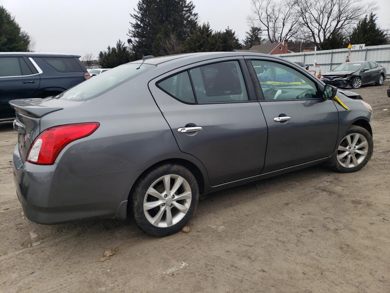 2016 Nissan Versa - Image 3