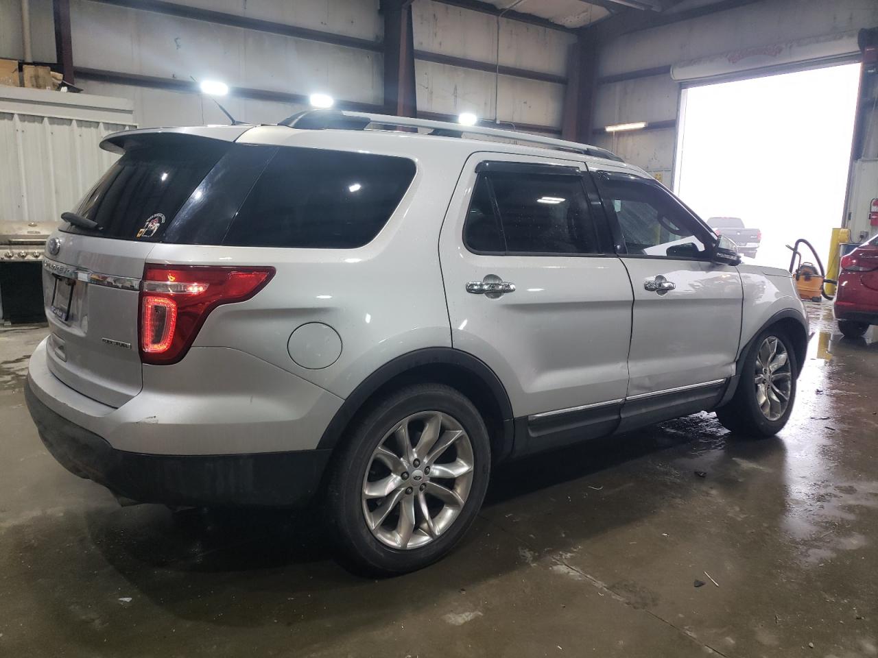 2015 Ford Explorer - Image 3