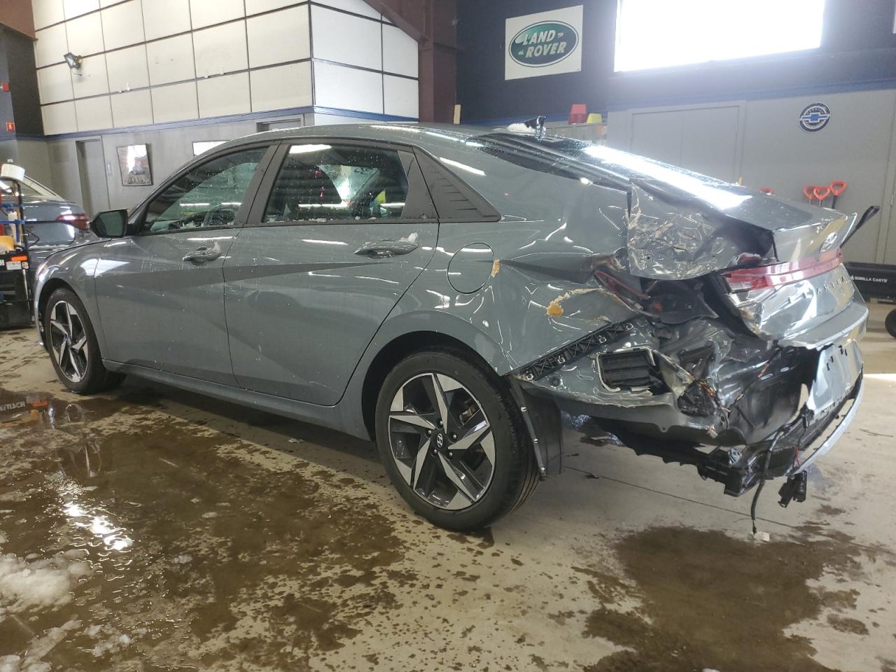 2023 Hyundai Elantra - Image 2