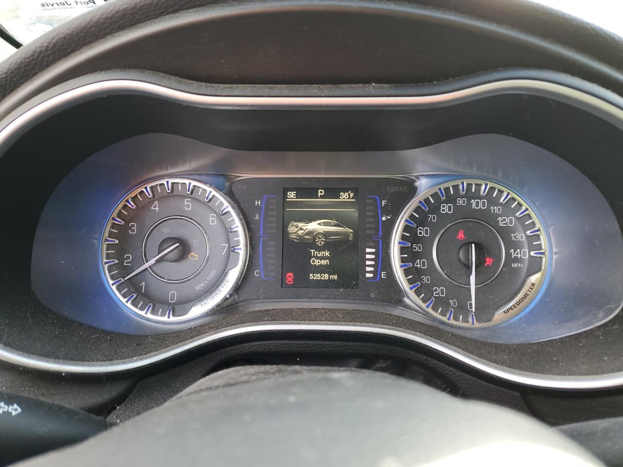 2015 Chrysler 200 - Image 9