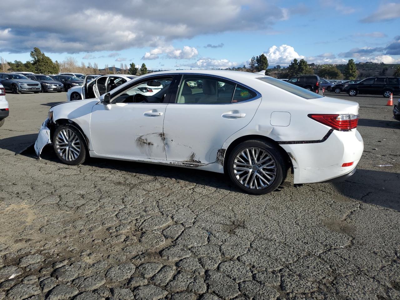 2013 Lexus ES - Image 2