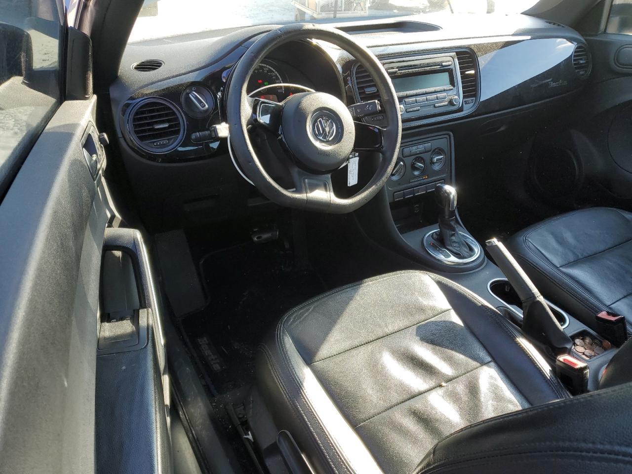 2013 Volkswagen Beetle - Image 8