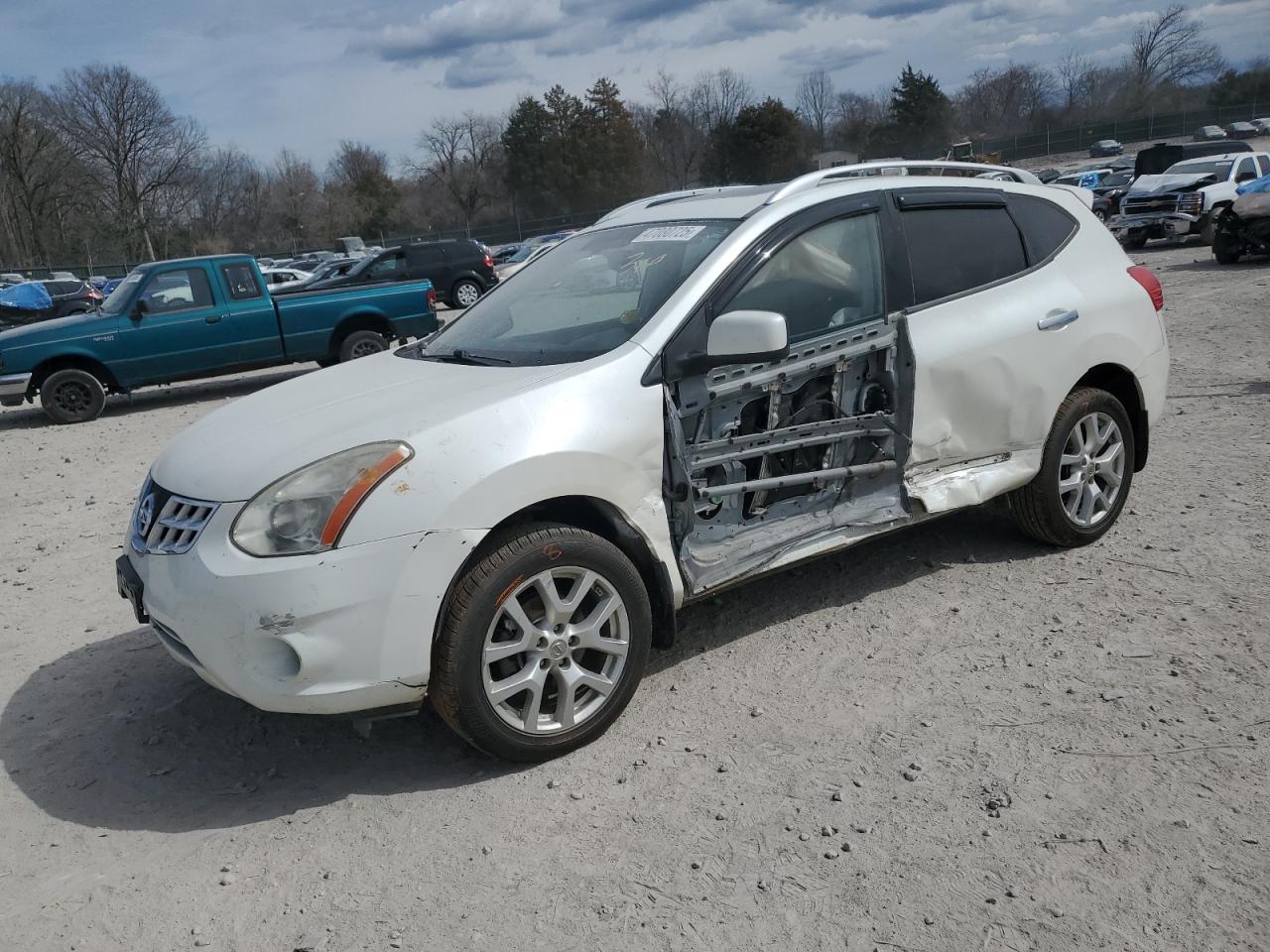 2011 Nissan Rogue - Image 1