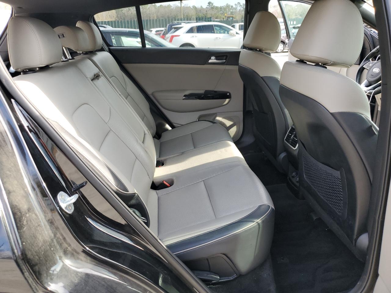 2020 Kia Sportage - Image 11