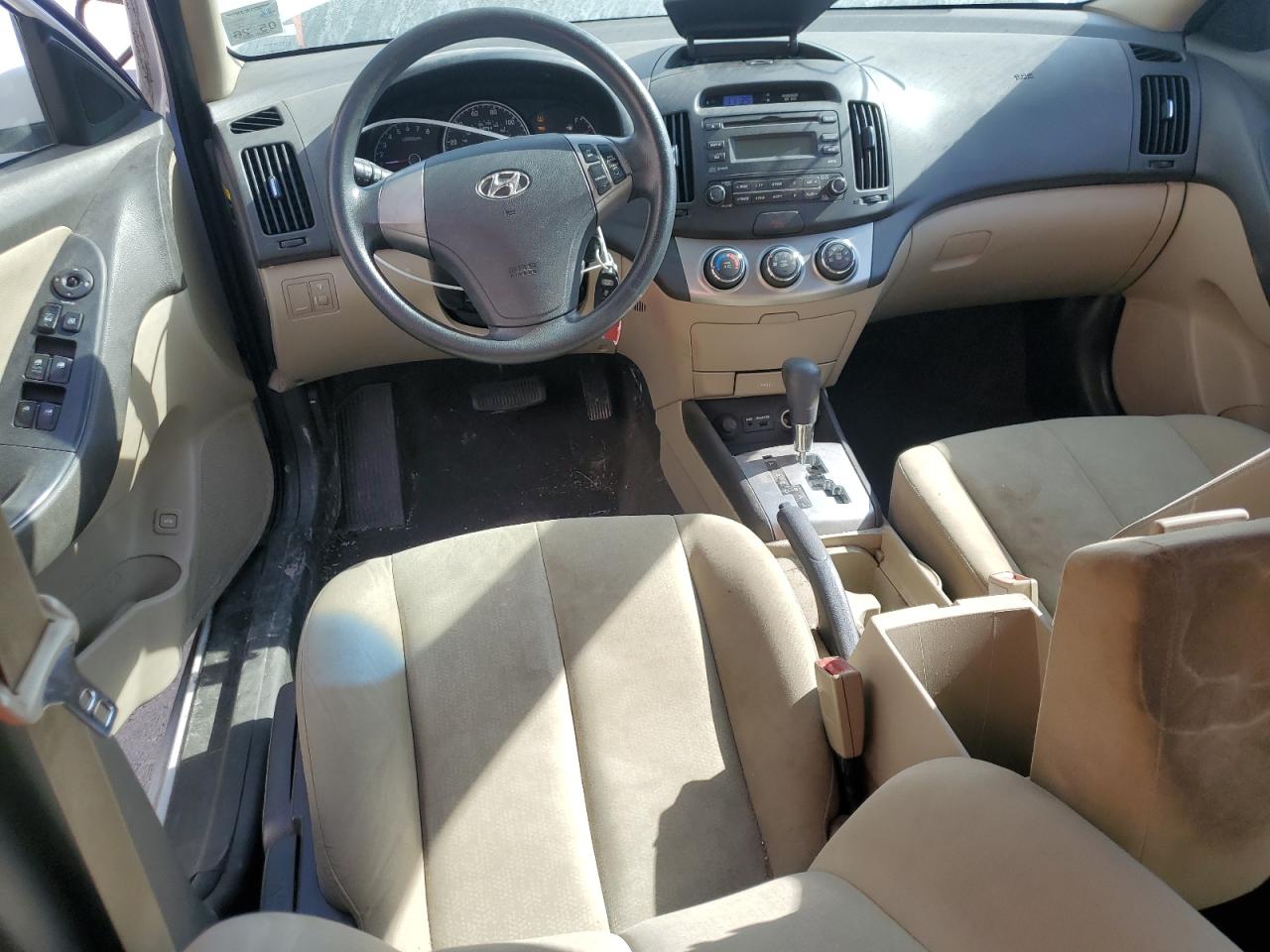 2010 Hyundai Elantra - Image 8