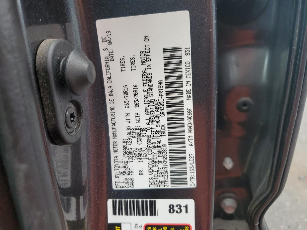 2019 Toyota Tacoma - Image 12