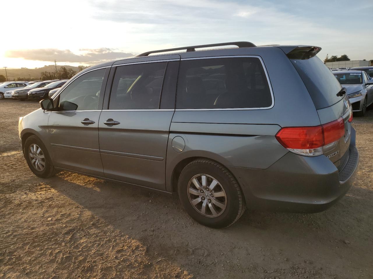 2009 Honda Odyssey - Image 2