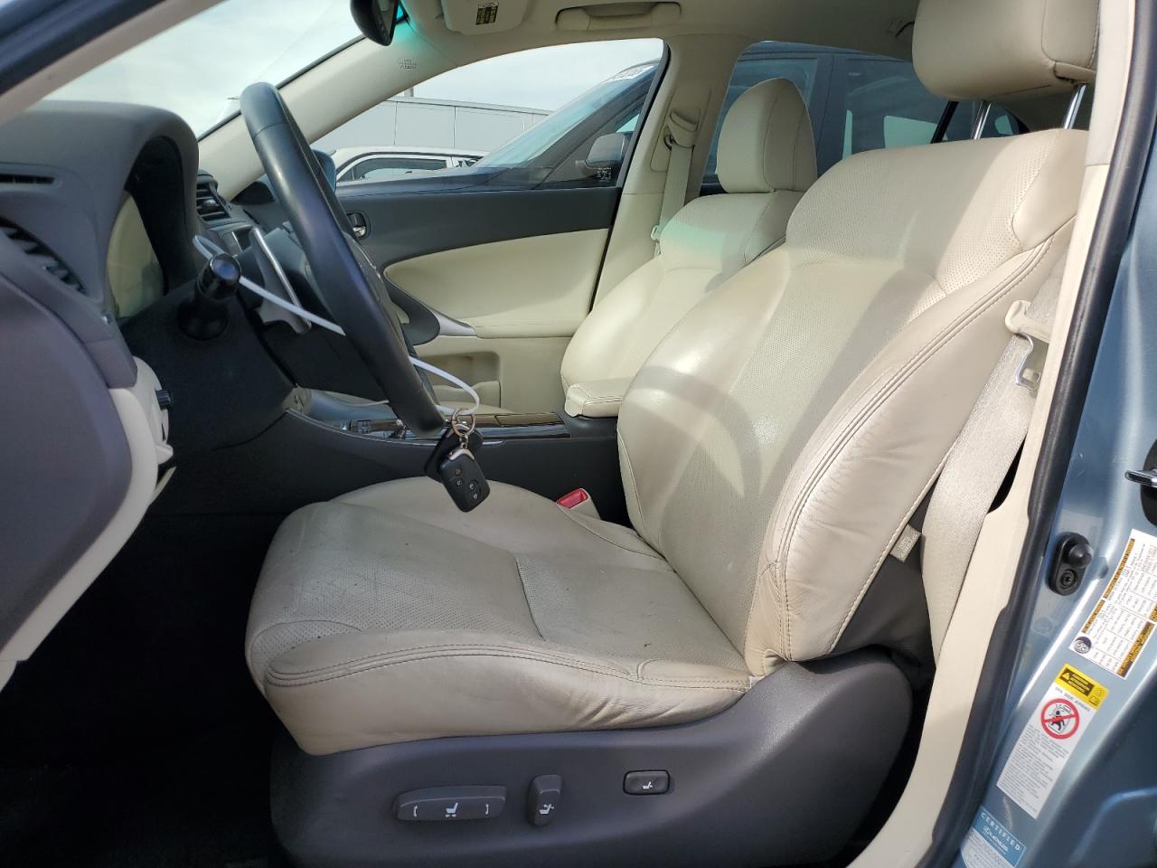 2010 Lexus IS - Image 7
