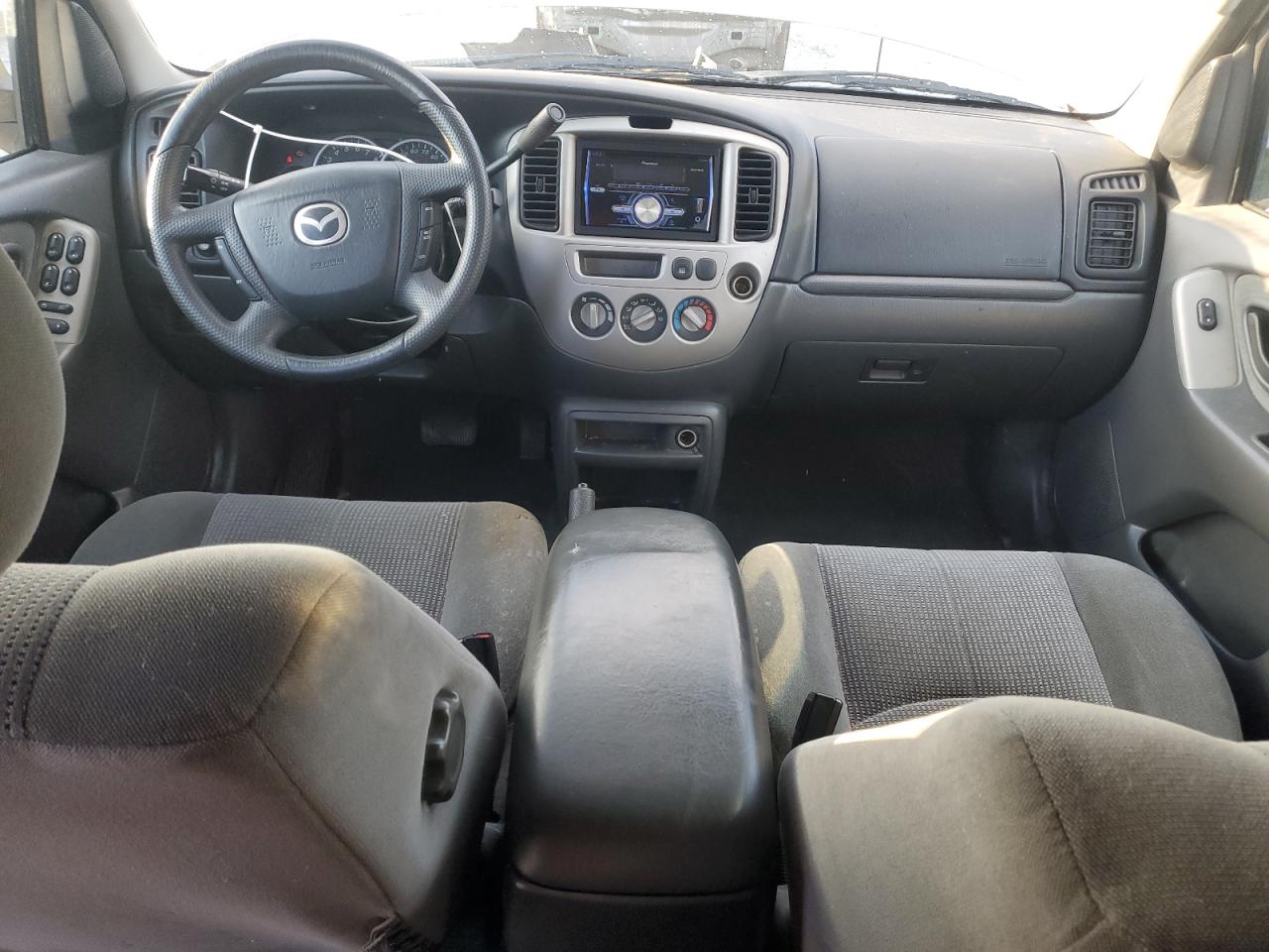 2004 Mazda Tribute - Image 8