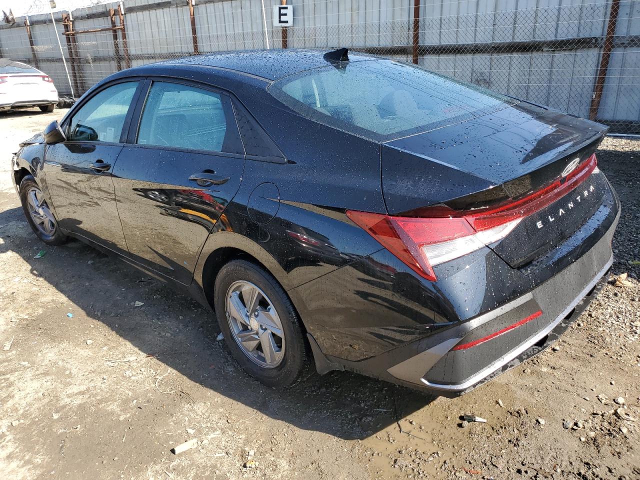 2024 Hyundai Elantra - Image 2