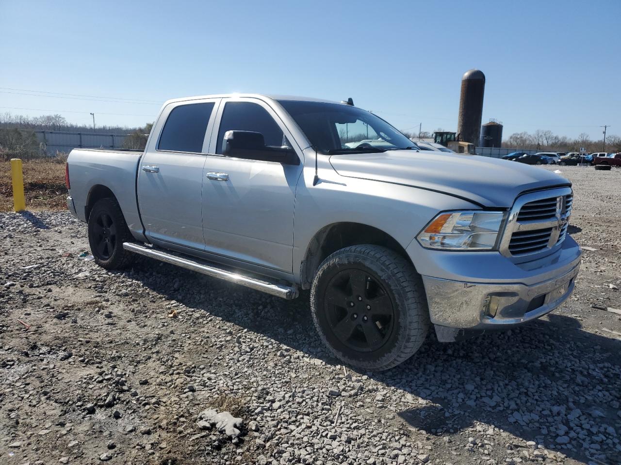 2016 RAM 1500 - Image 4