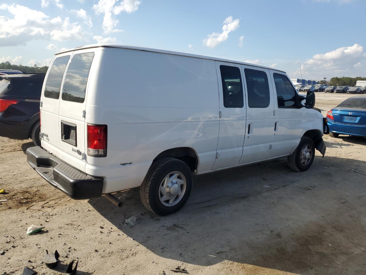 2013 Ford Econoline - Image 3