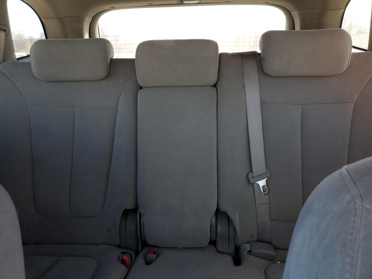 2008 Hyundai Santa Fe - Image 10