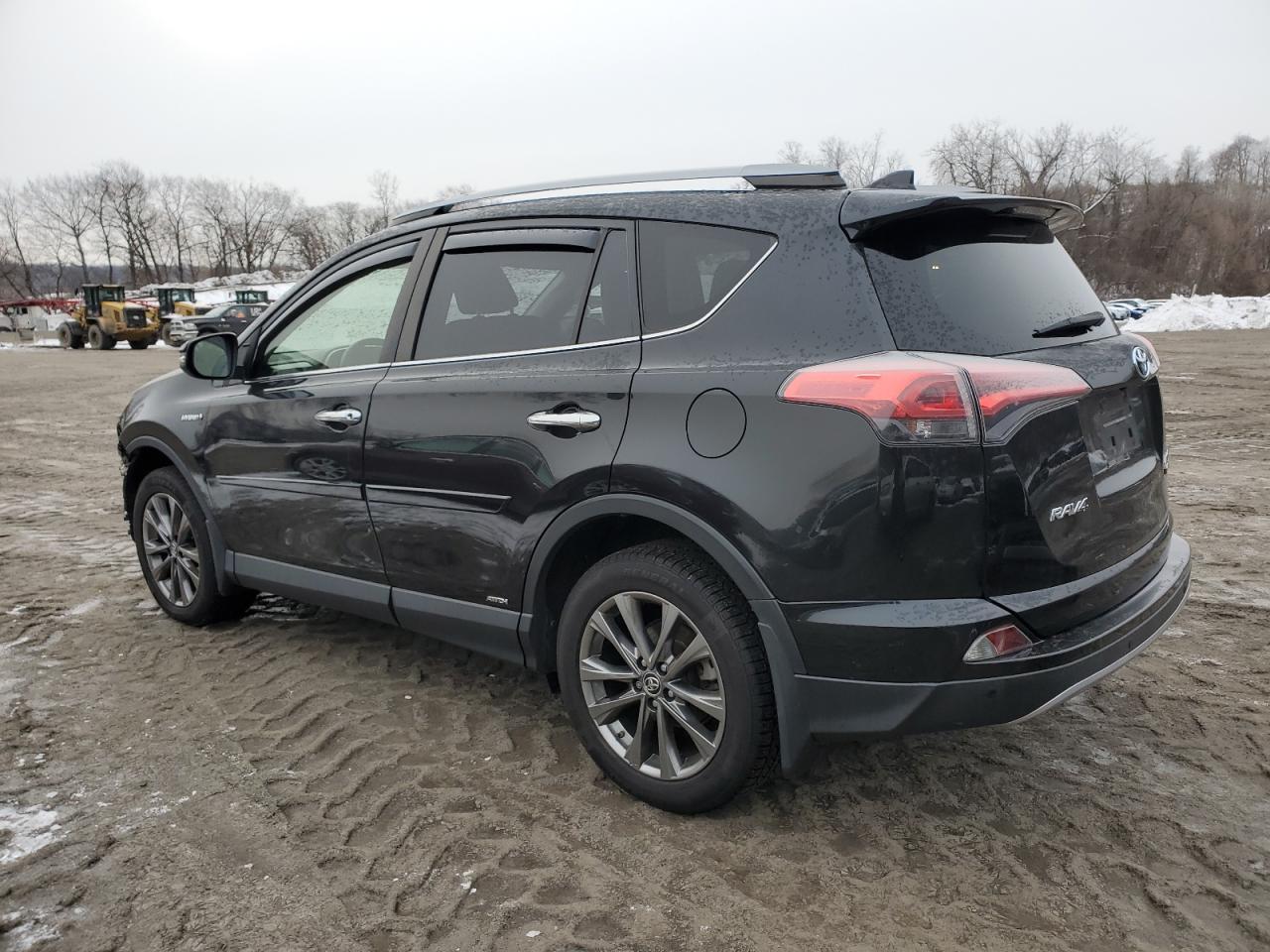 2018 Toyota RAV 4 - Image 2