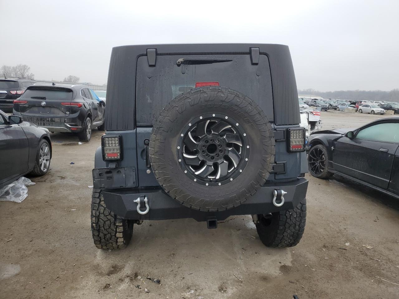 2016 Jeep Wrangler - Image 6