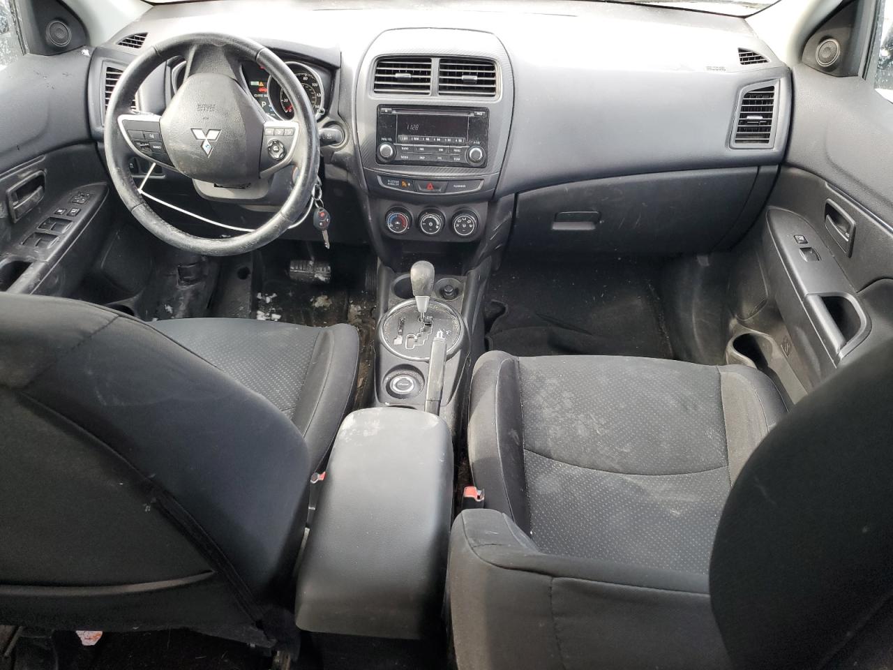 2015 Mitsubishi Outlander - Image 8