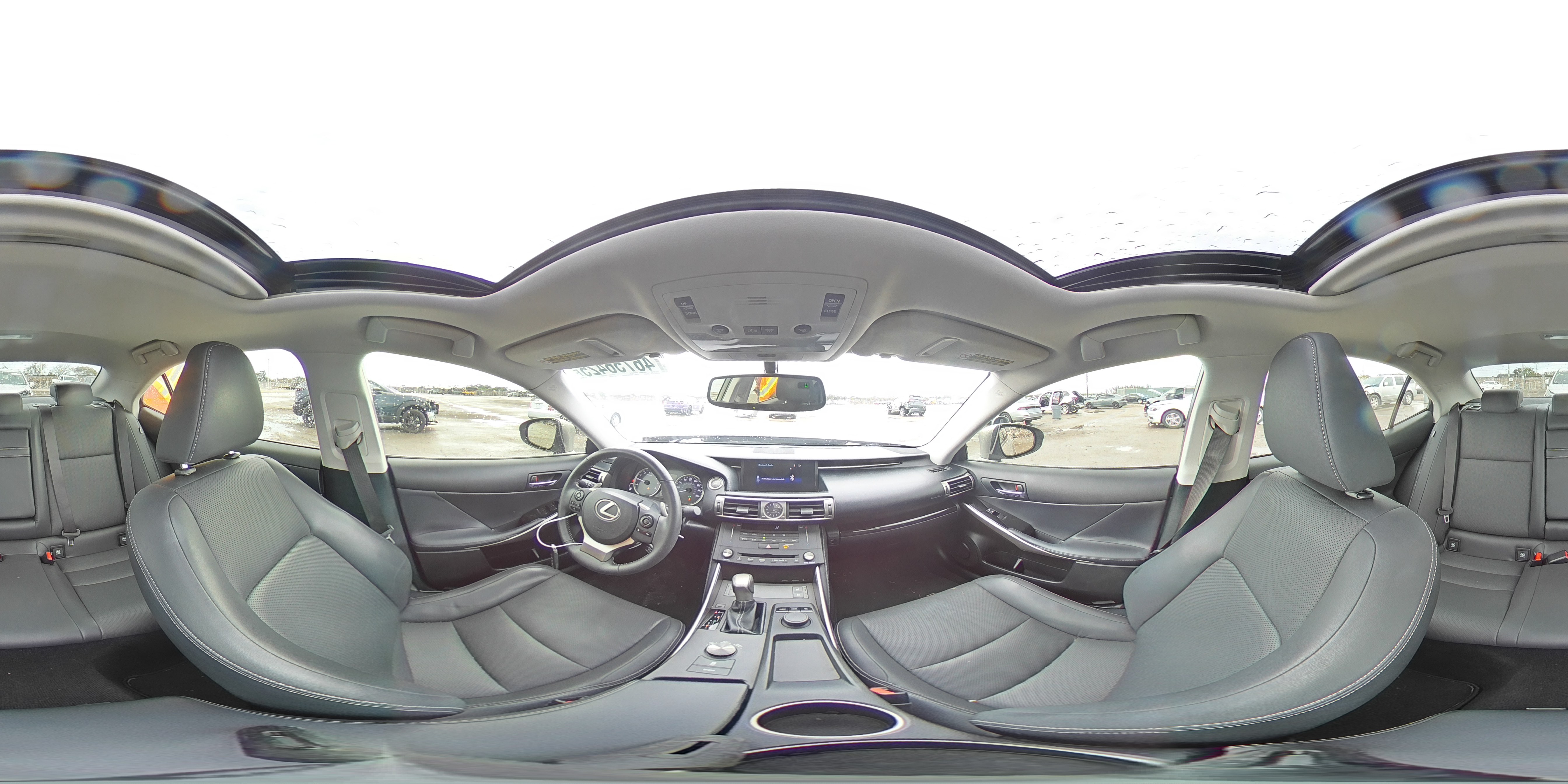 2015 Lexus IS - Image 13