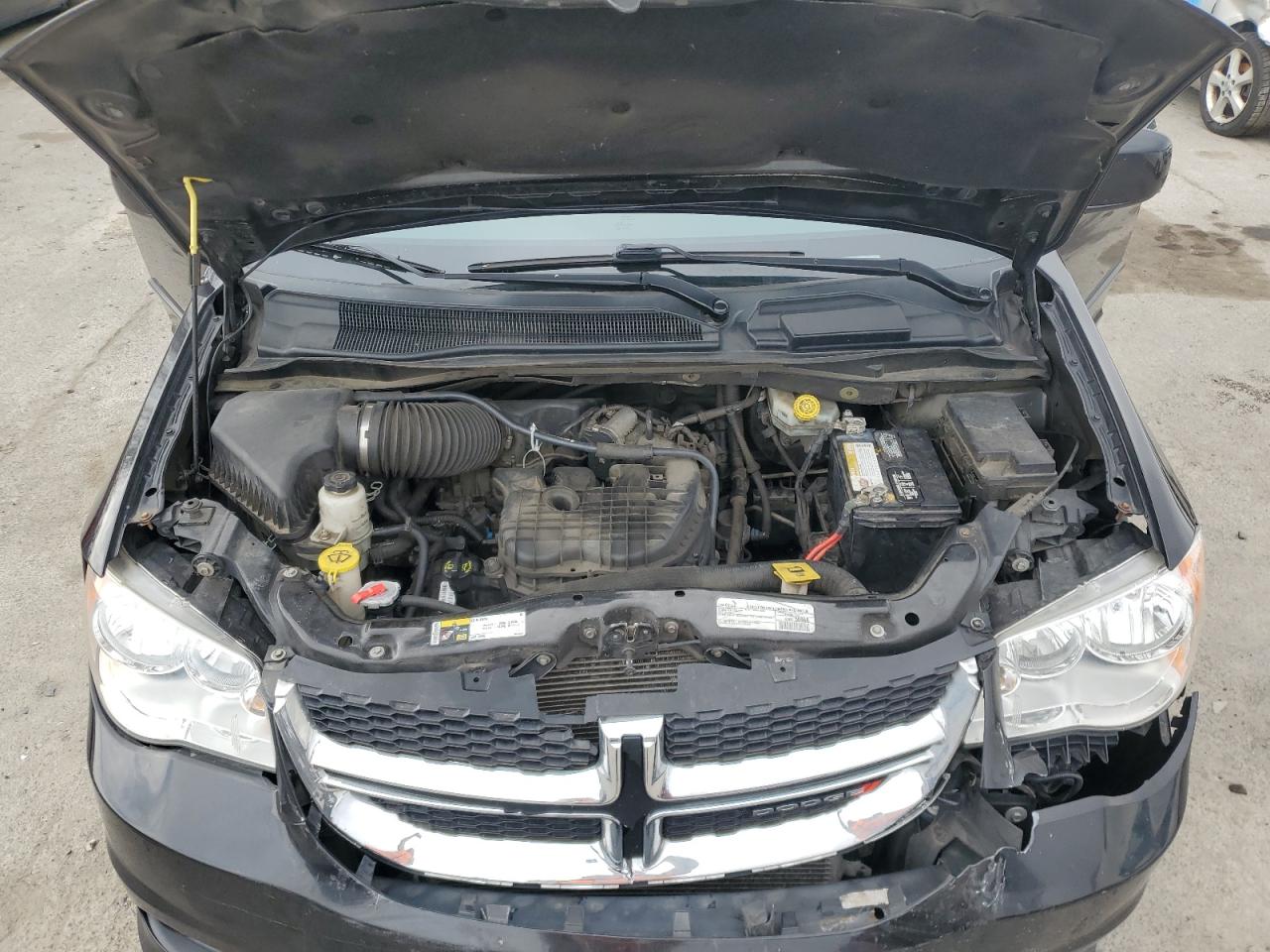 2016 Dodge Caravan - Image 12