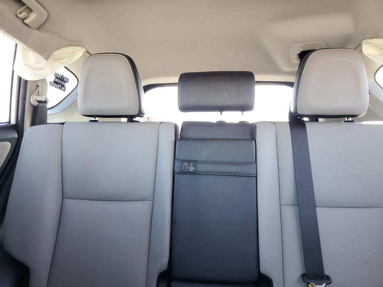 2016 Toyota RAV 4 - Image 10