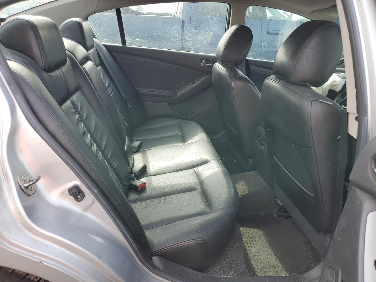 2010 Nissan Altima - Image 11