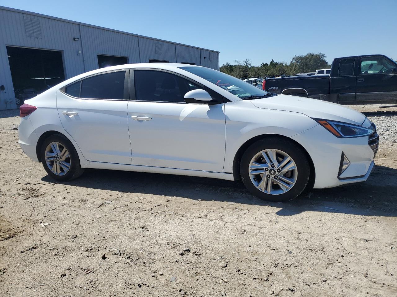 2020 Hyundai Elantra - Image 4