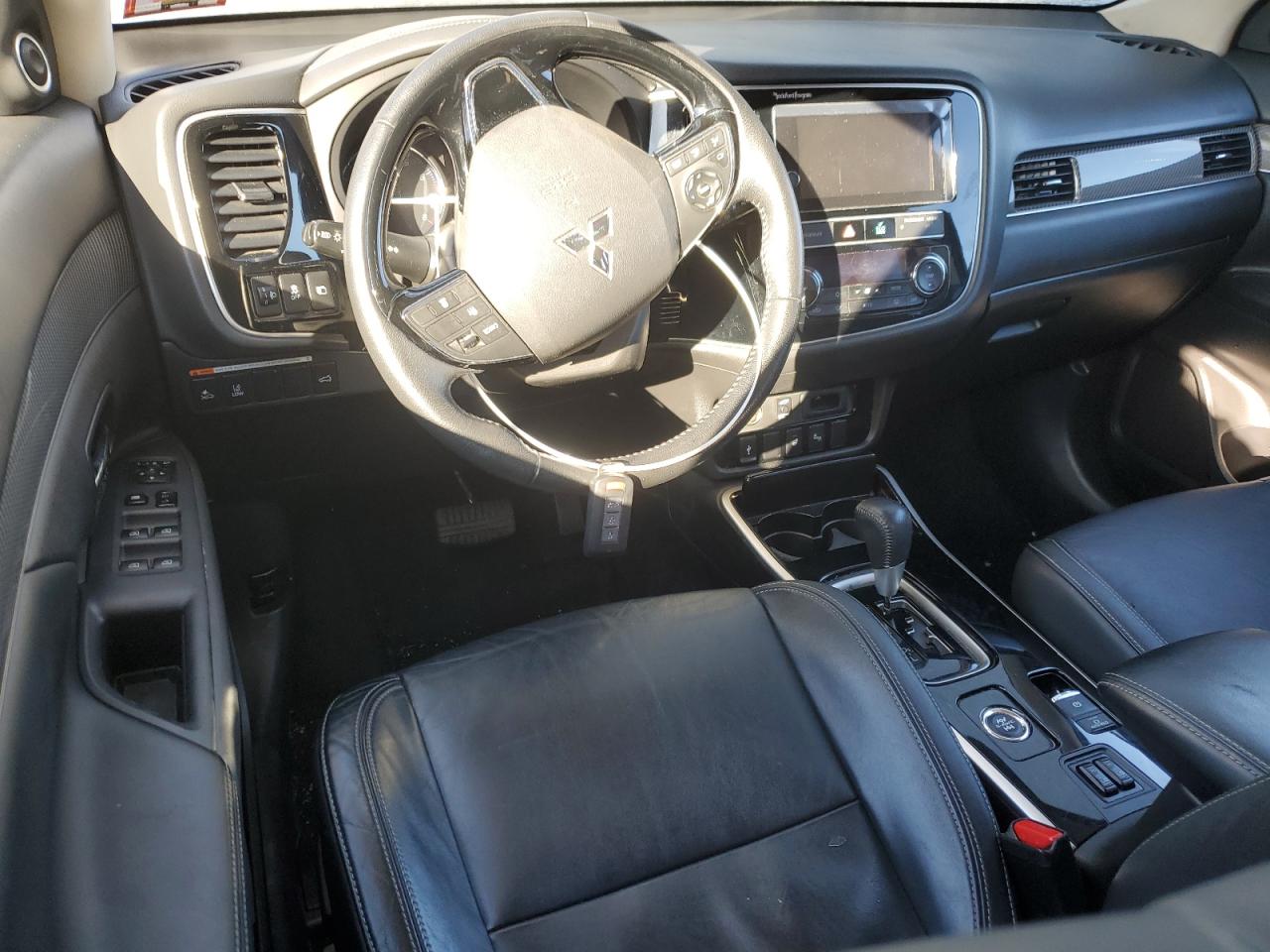 2019 Mitsubishi Outlander - Image 8