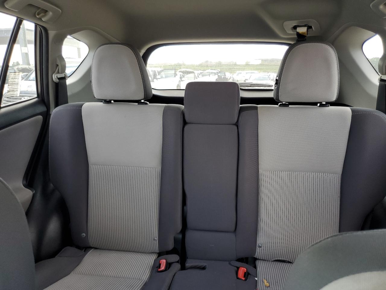 2015 Toyota RAV 4 - Image 10