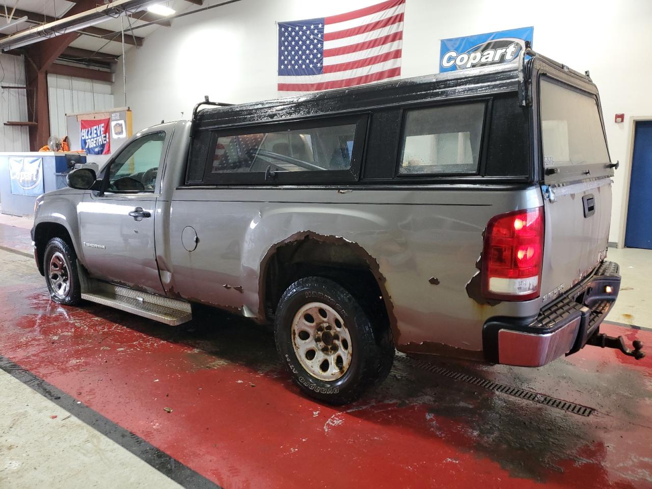 2009 GMC Sierra - Image 2