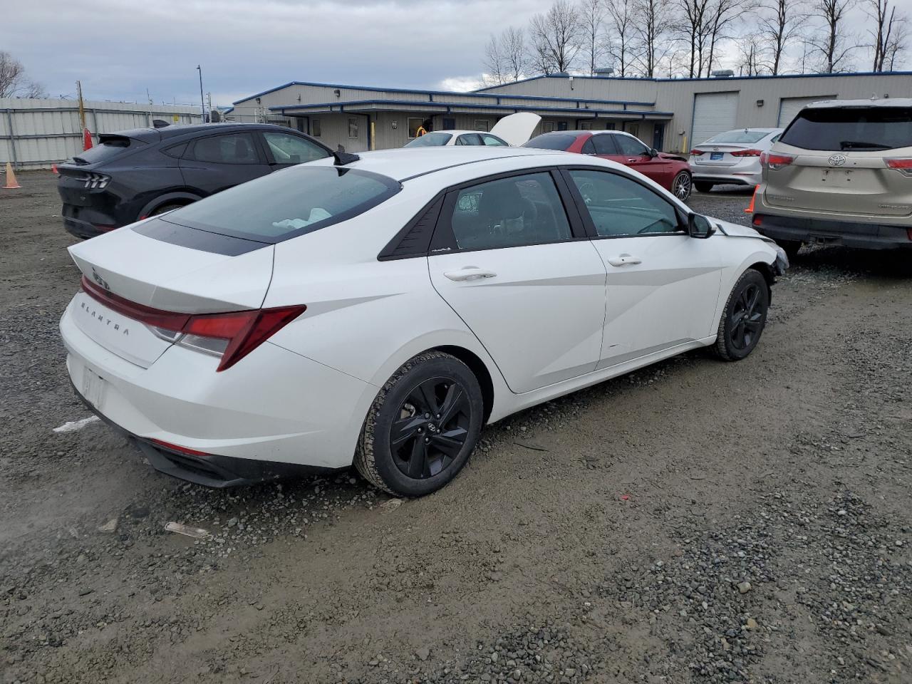 2021 Hyundai Elantra - Image 3