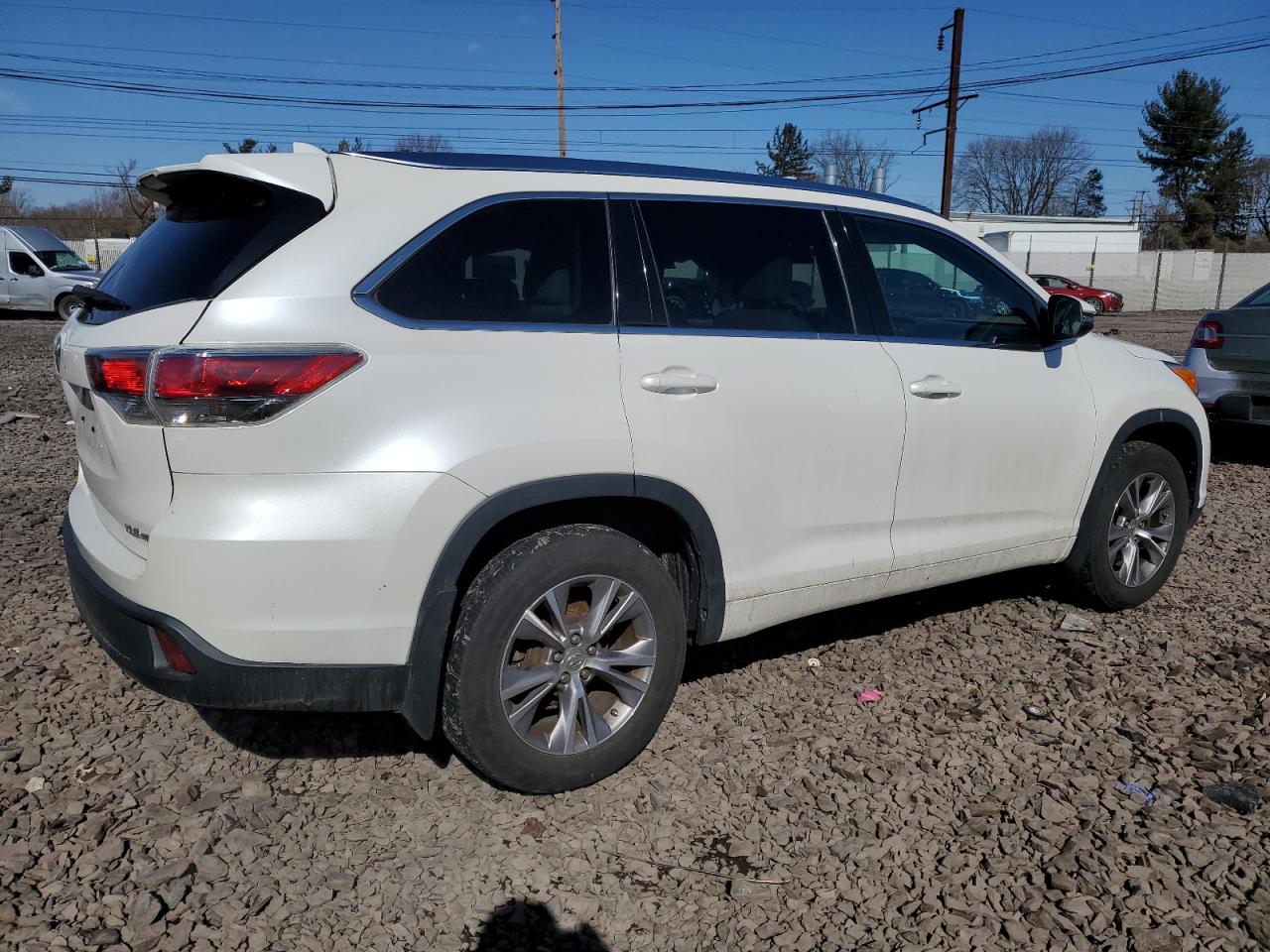 2015 Toyota Highlander - Image 3