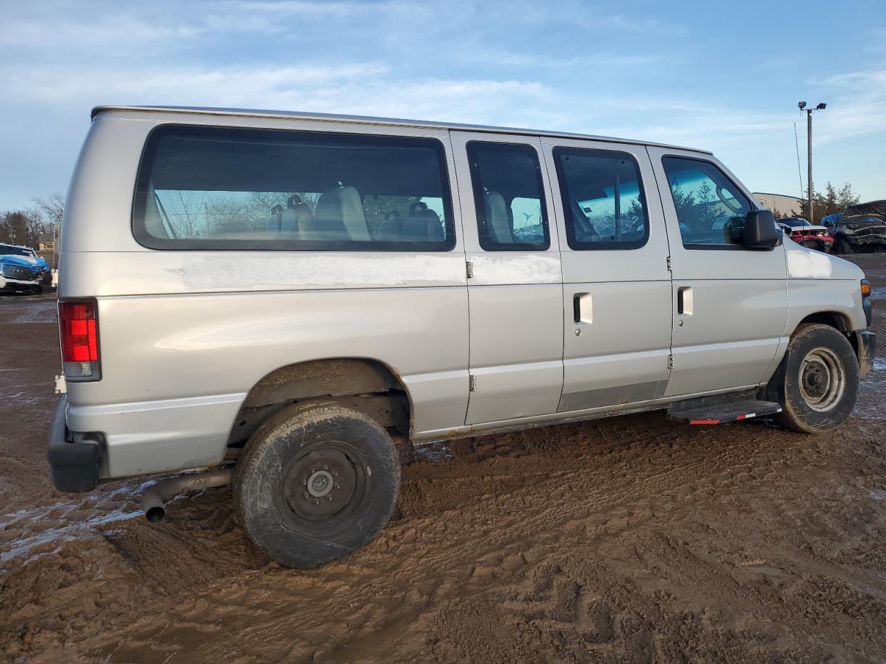 2011 Ford Econoline - Image 3