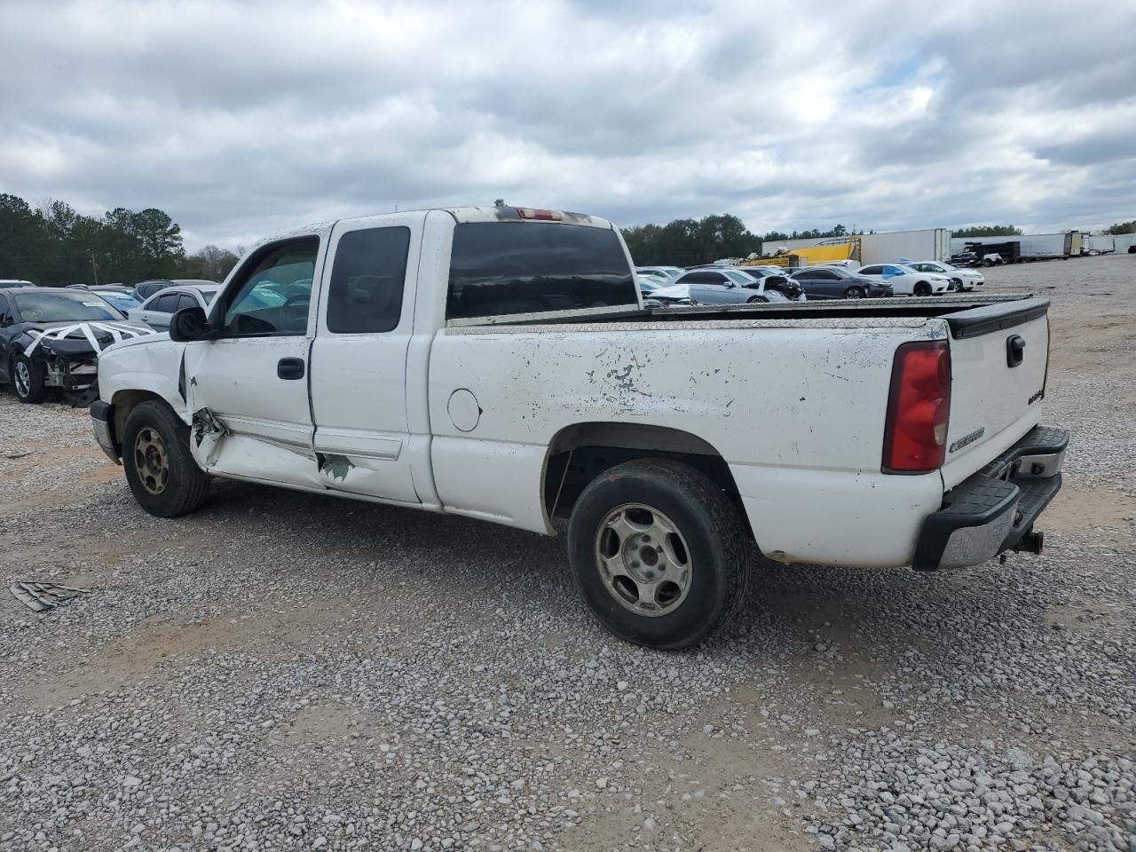 2003 Chevrolet Silverado - Image 2