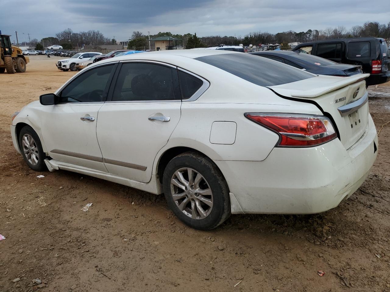 2015 Nissan Altima - Image 2
