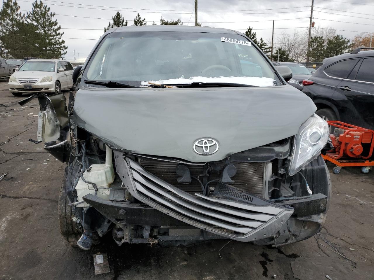 2014 Toyota Sienna - Image 5