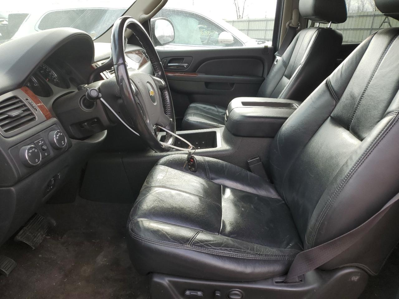 2011 Chevrolet Suburban - Image 7