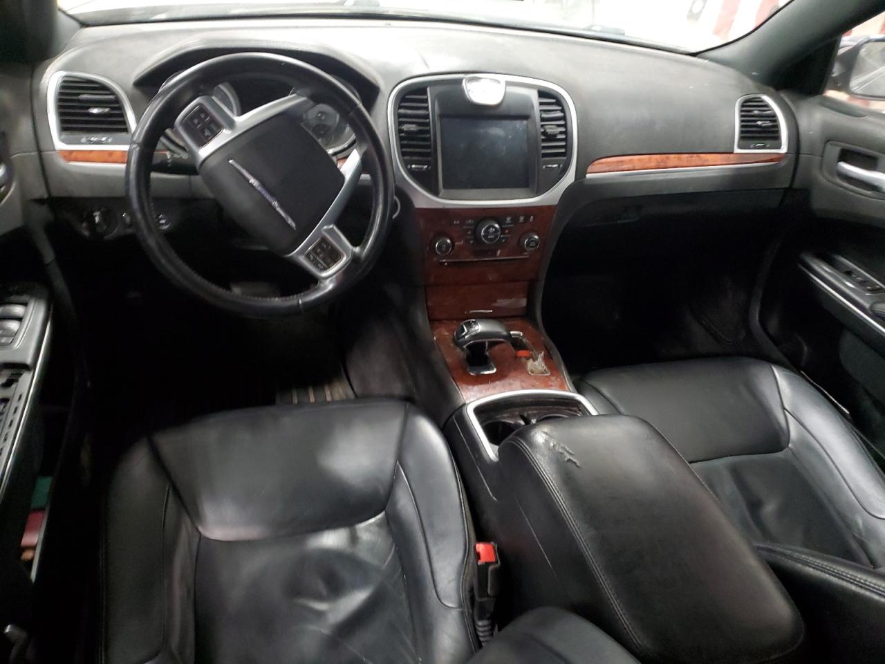 2013 Chrysler 300 - Image 8