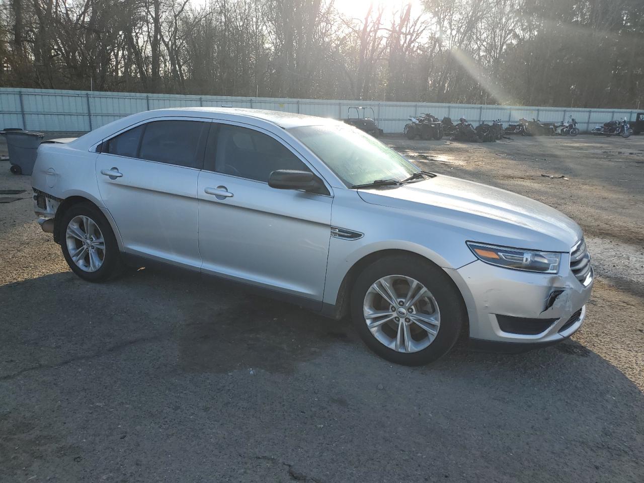2016 Ford Taurus - Image 4