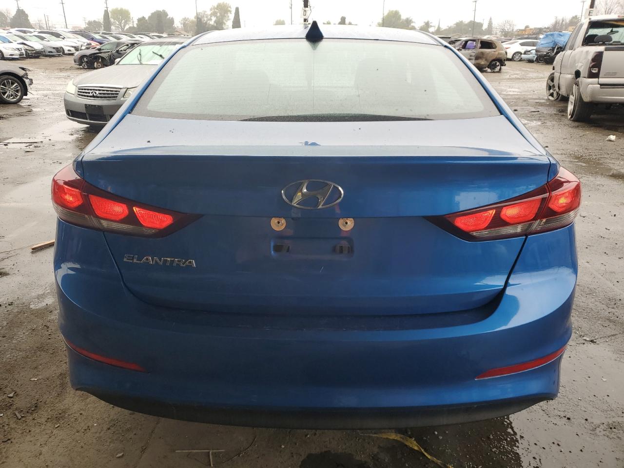 2017 Hyundai Elantra - Image 6