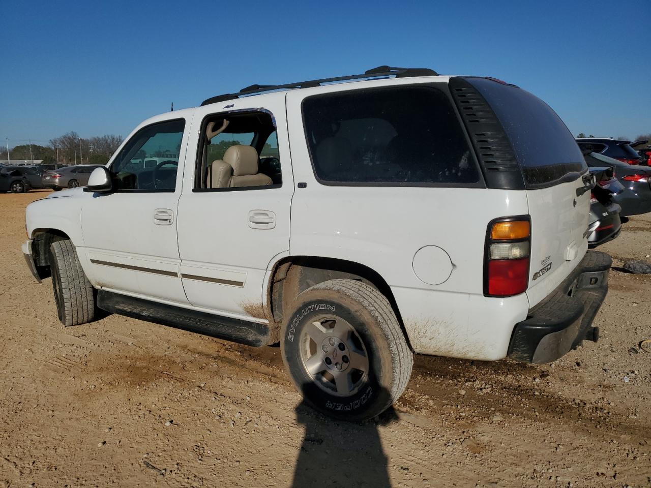 2004 Chevrolet Tahoe - Image 2