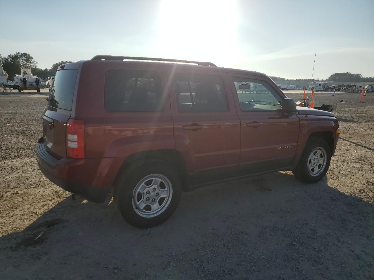 2016 Jeep Liberty (Patriot) - Image 3