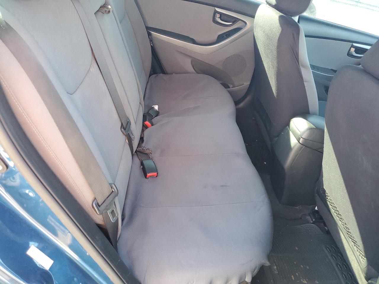 2015 Hyundai Elantra - Image 10