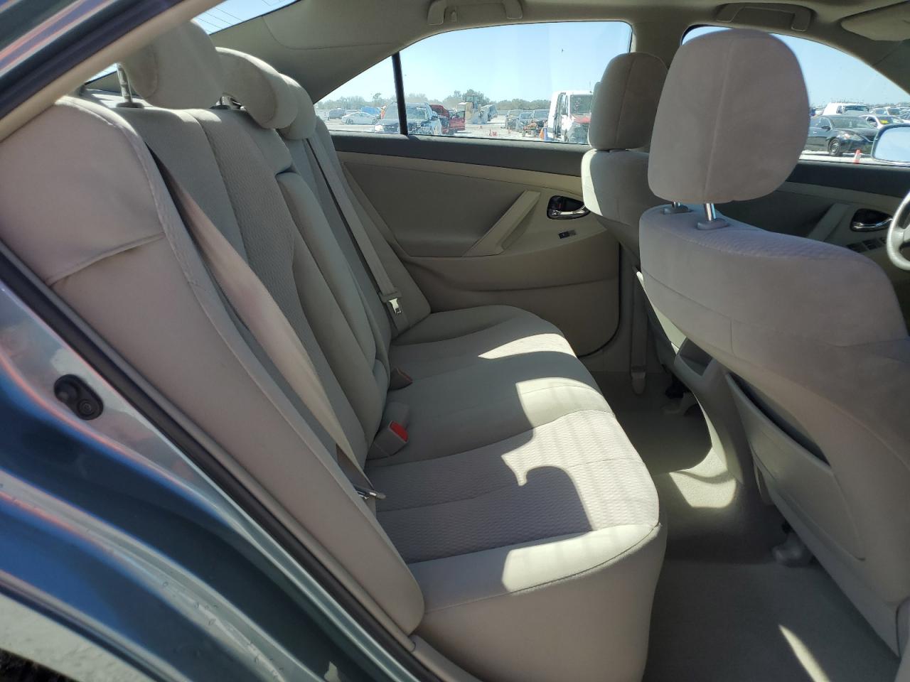 2010 Toyota Camry - Image 10