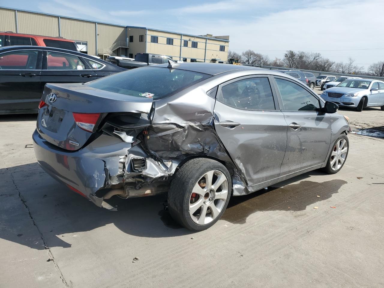 2012 Hyundai Elantra - Image 3