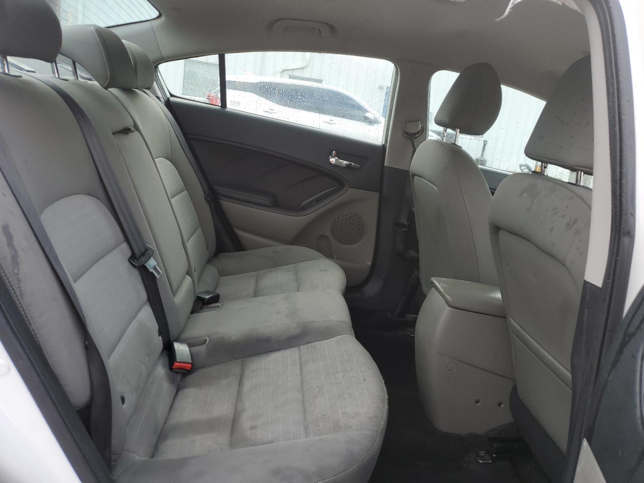 2016 Kia Forte - Image 10