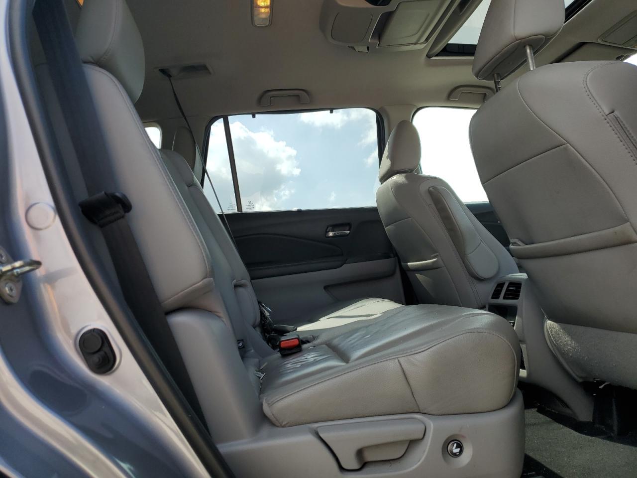 2019 Honda Pilot - Image 11