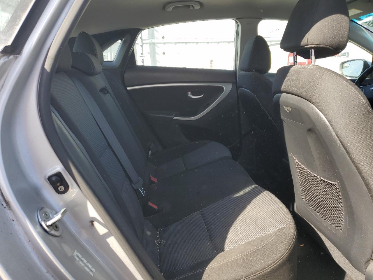 2014 Hyundai Elantra - Image 10
