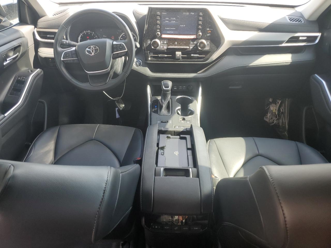 2022 Toyota Highlander - Image 8