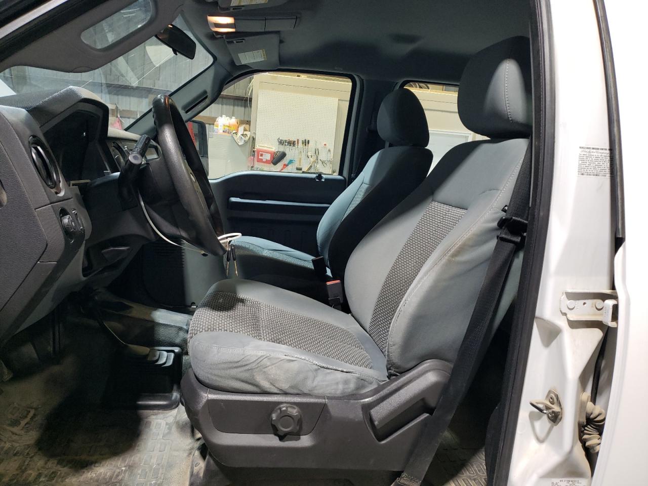 2016 Ford F350 - Image 7